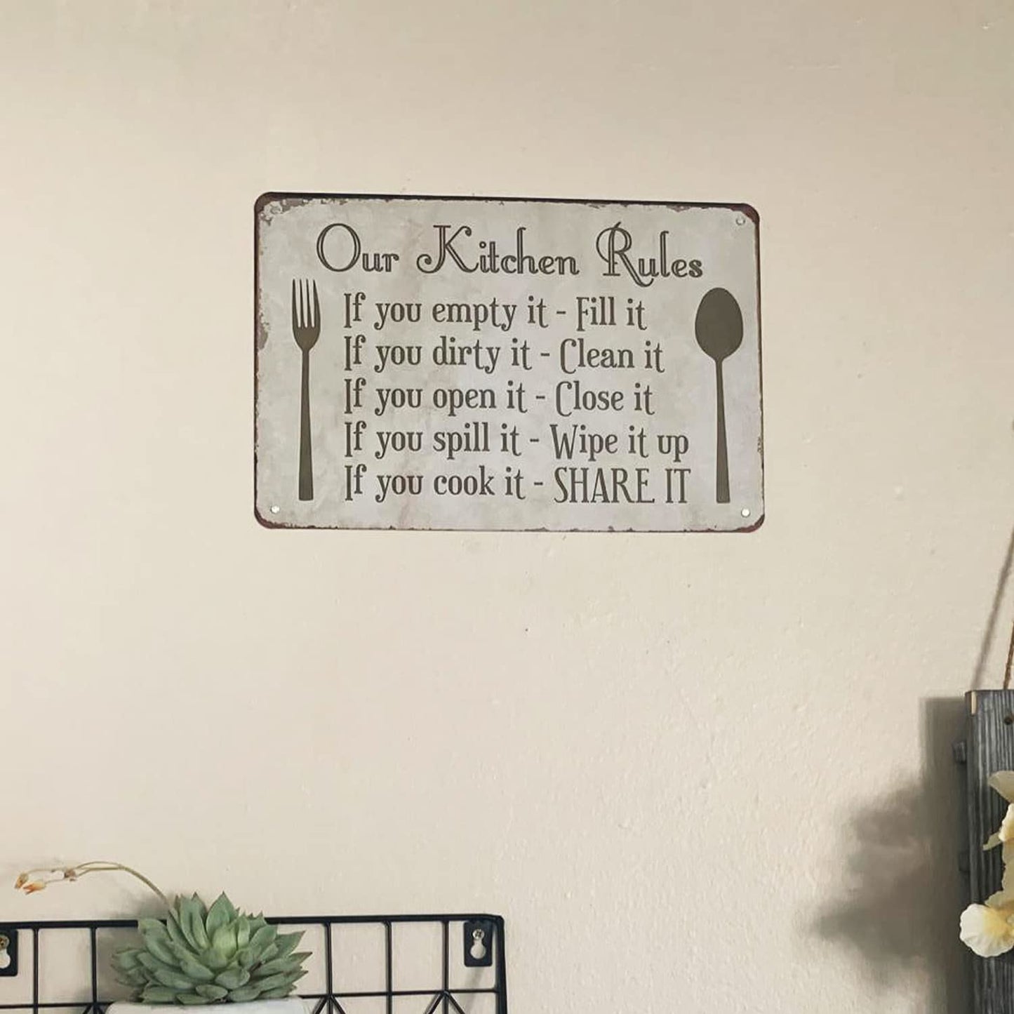 Grace Home Kitchen Rules Sign Wall Decor Rustic Metal Tin Sign Posters Kitchen Rules Tin Sign Wall Decor, Funny House Decor Retro Poster Metal Tin Sign, Iron Paint, Aluminum Sign 12X8-Inch